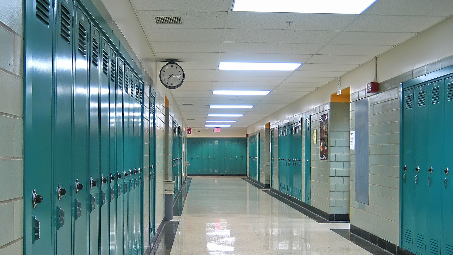 Hallway-Guide-to-light-bulbs-for-schools